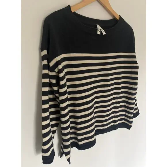 Pact 100% Organic Cotton Crew Neck Sweater Charcoal Gray and Cream Small - Picture 3 of 6